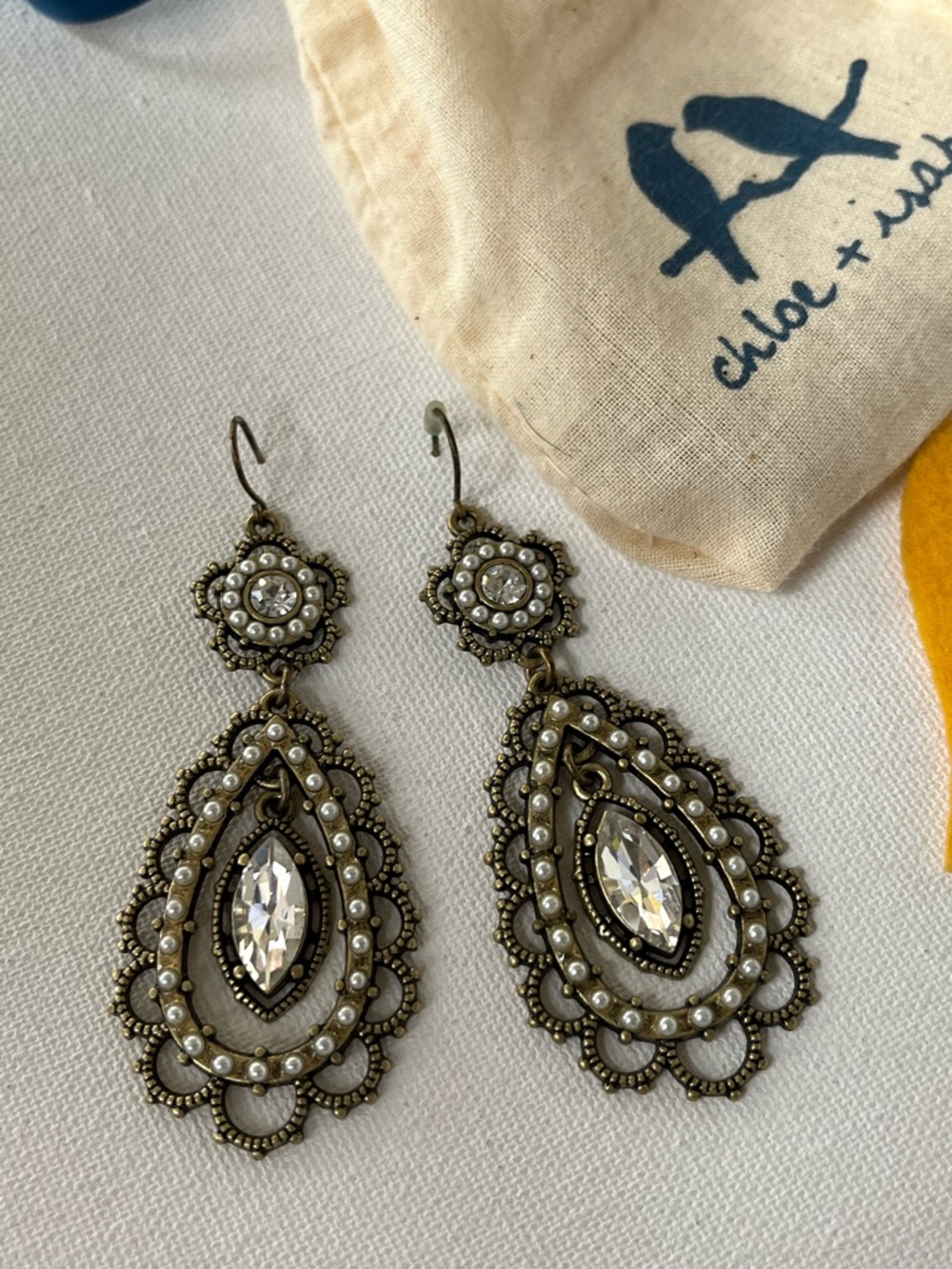 Chloe + Isabel 💙💛 ICONIC Filigree Earrings Clear Crystals New w/ Original Pouch - Picture 6 of 7